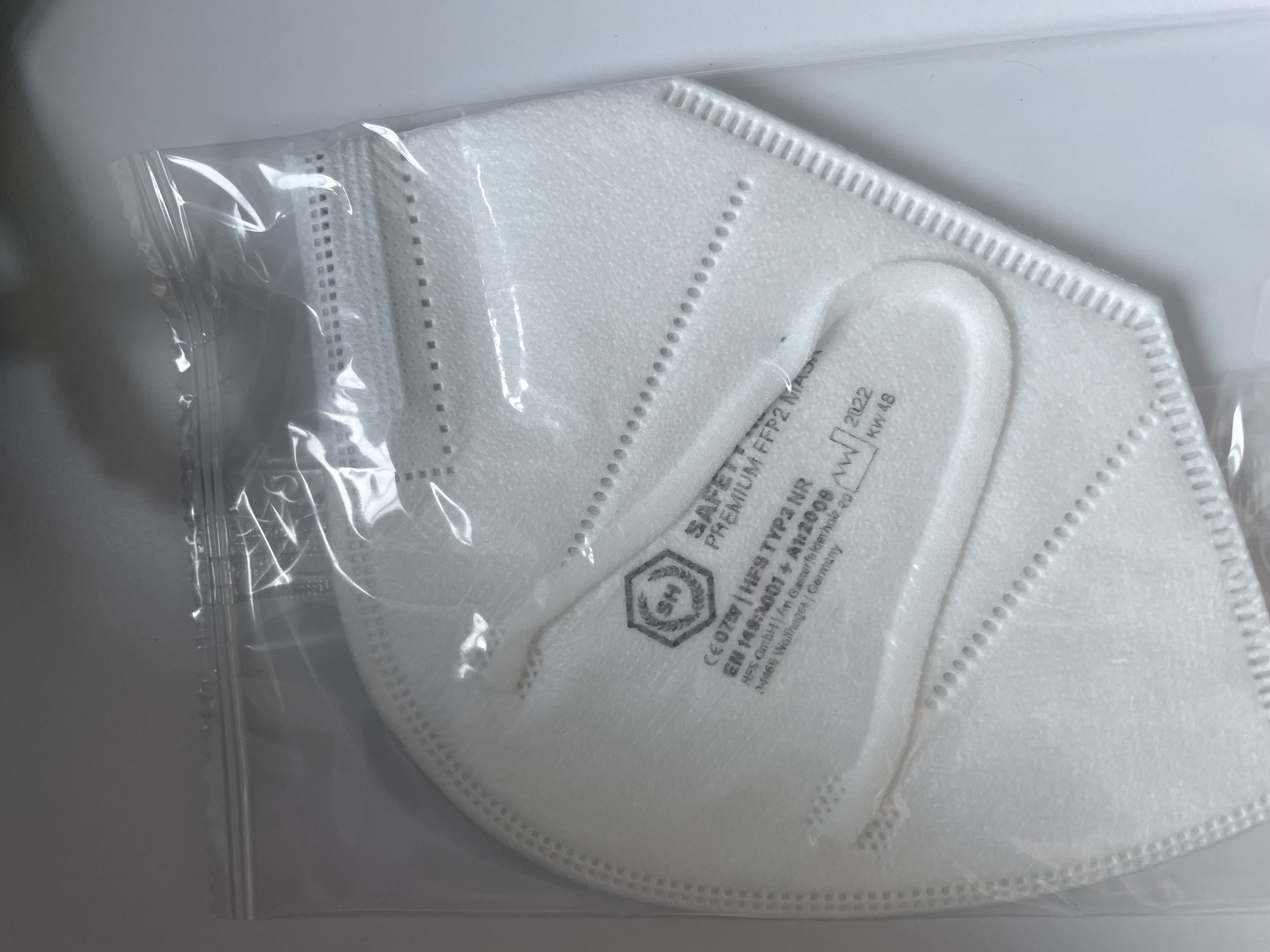 40 Stück FFP2 Partikelfiltrierende Halbmasken | CE2834 | EN149:2001 | A1:2009 |