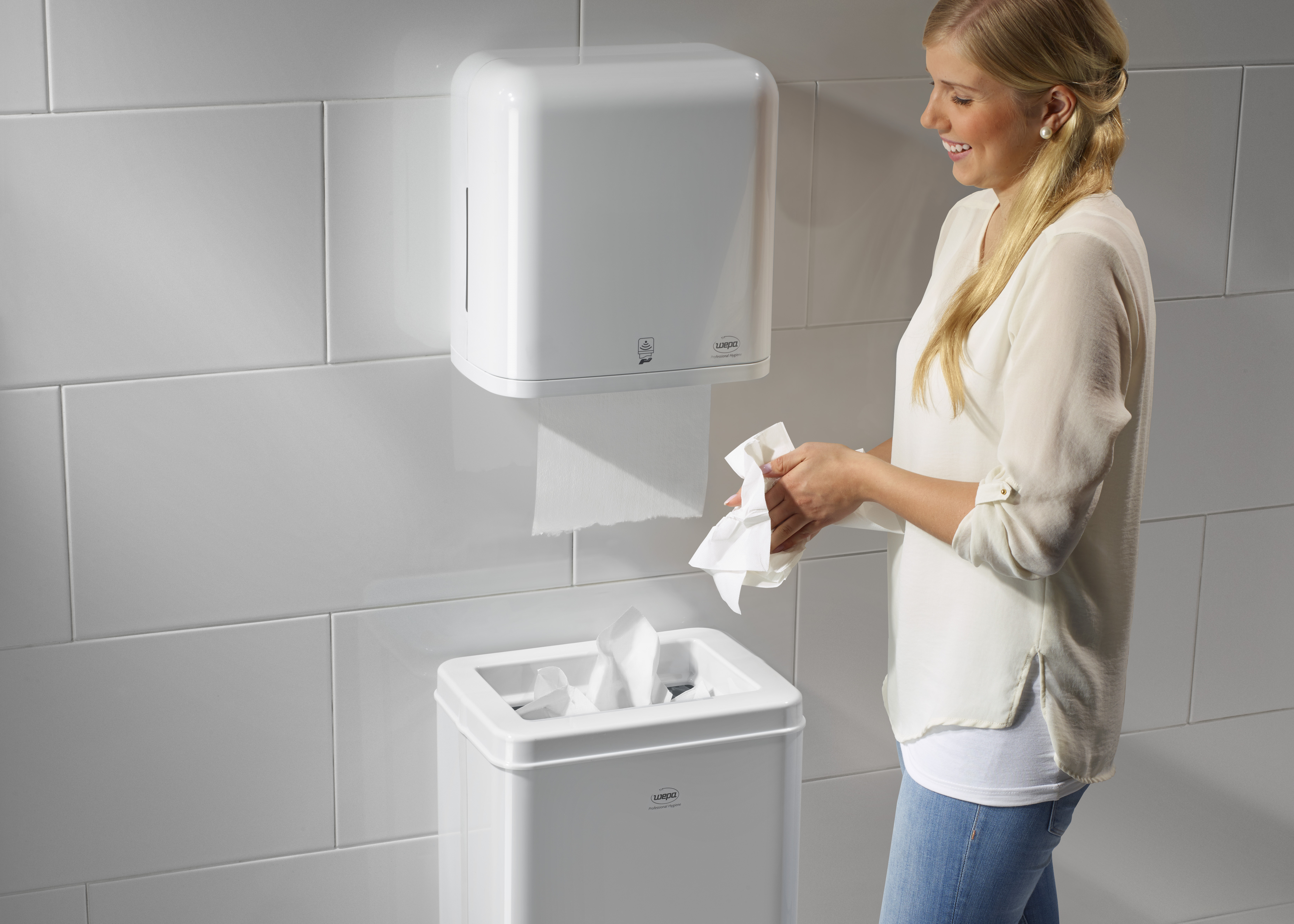 WEPA SATINO Handtuchrollen-Spender Sensor.